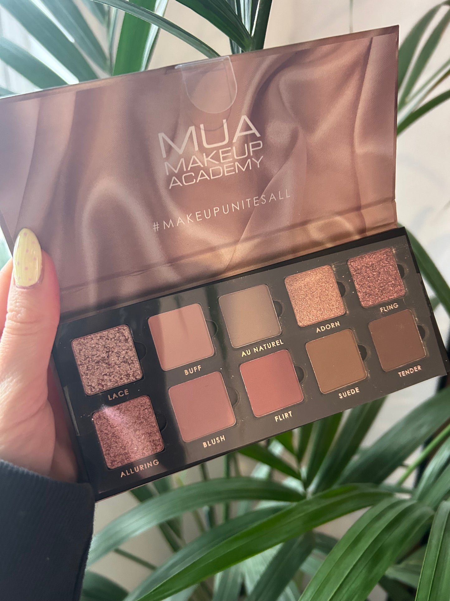 MUA Silk Nudes Eyeshadow Palette