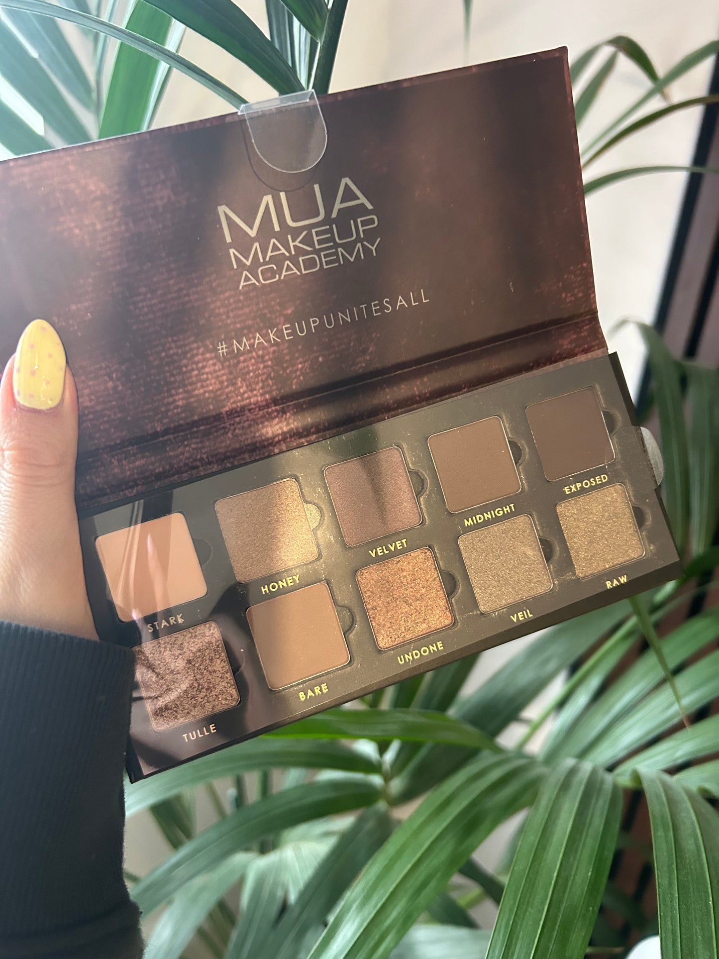 MUA Velvet Nudes Eyeshadow Palette
