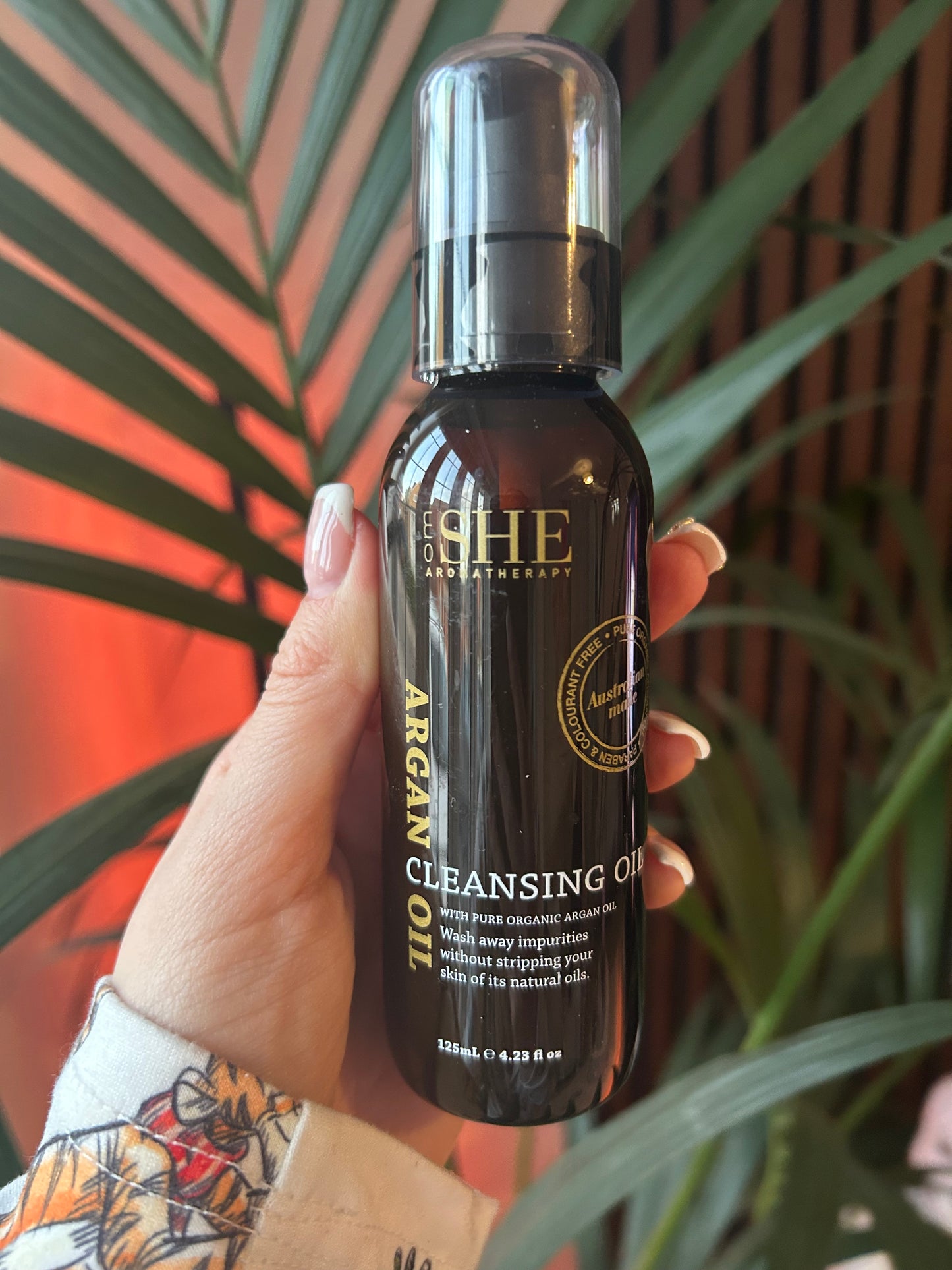 Om She Cleansing Oil